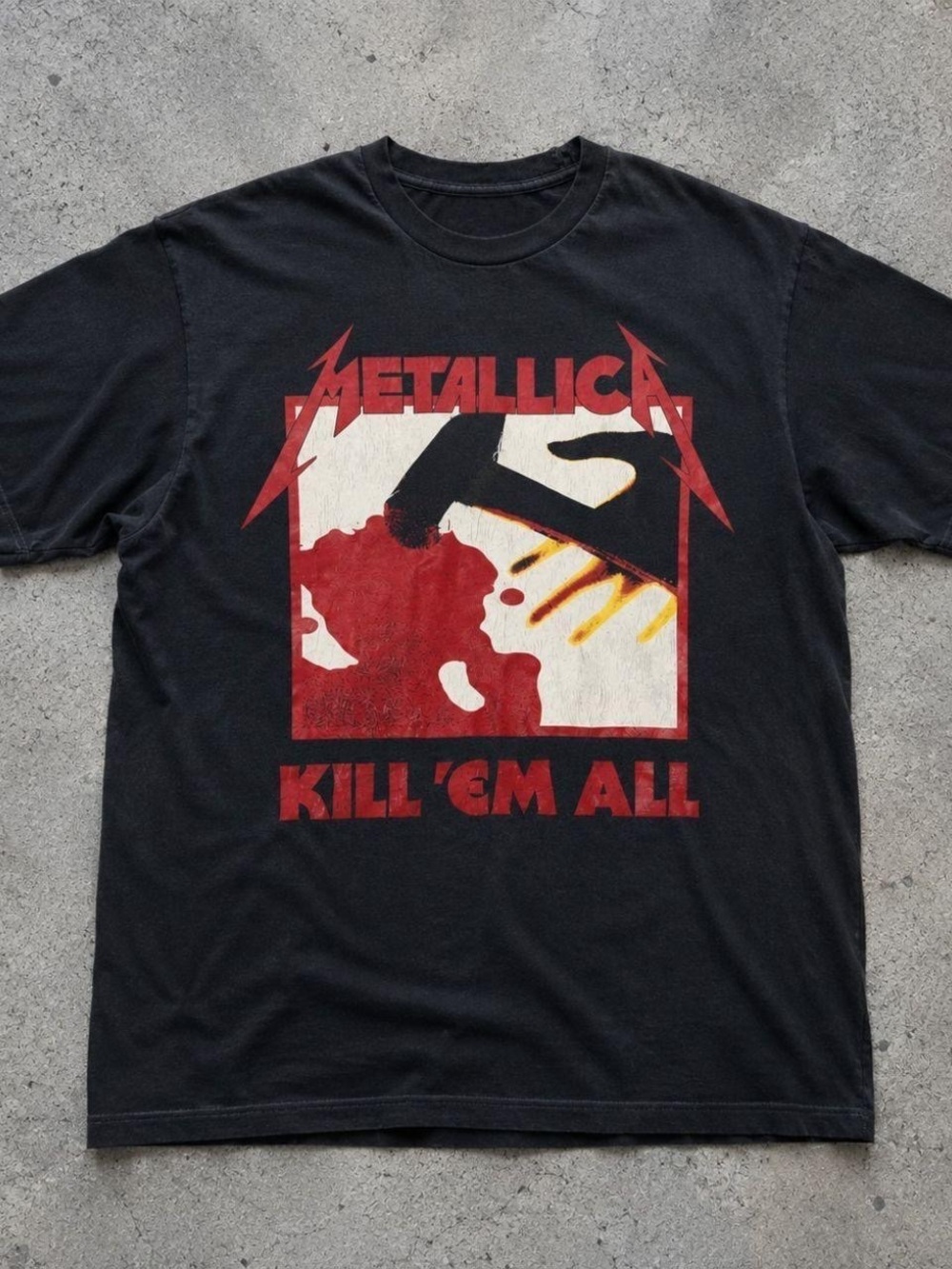 Gildan Black Metallica 'Kill 'Em All' Graphic Tee with Red & Cream Print